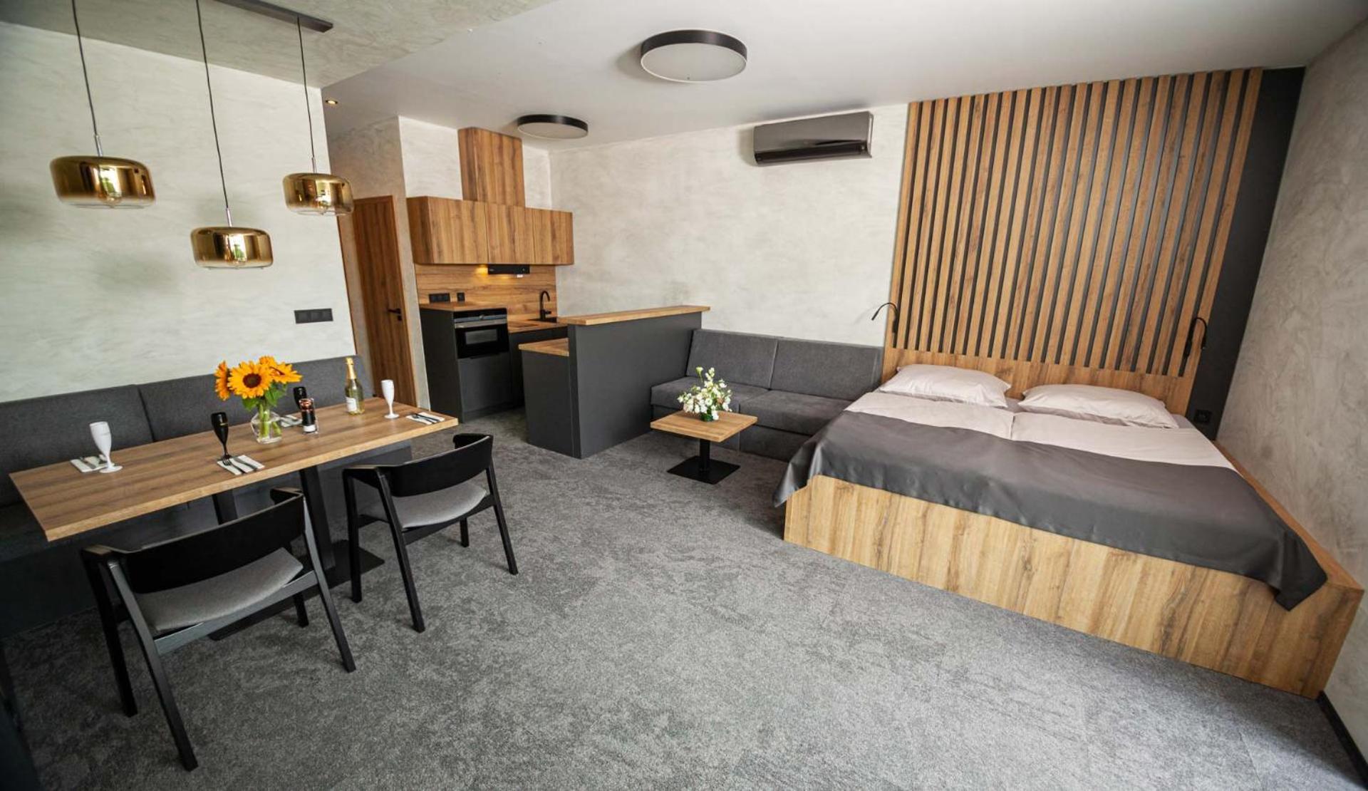 Hotel Kras Jedovnice Buitenkant foto