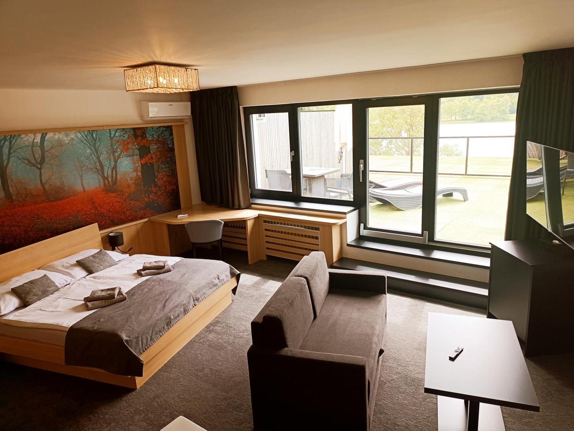 Hotel Kras Jedovnice Buitenkant foto