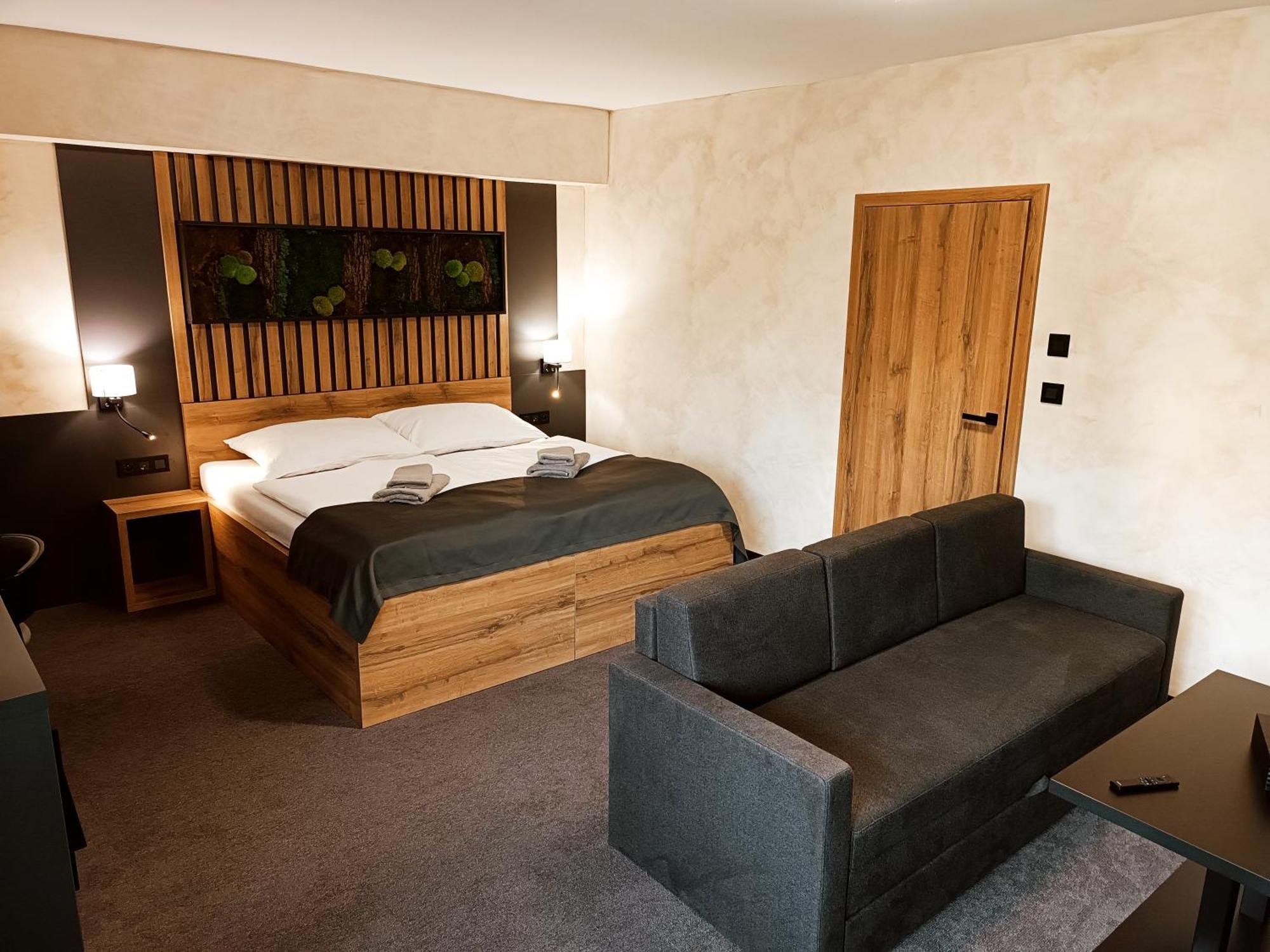 Hotel Kras Jedovnice Buitenkant foto